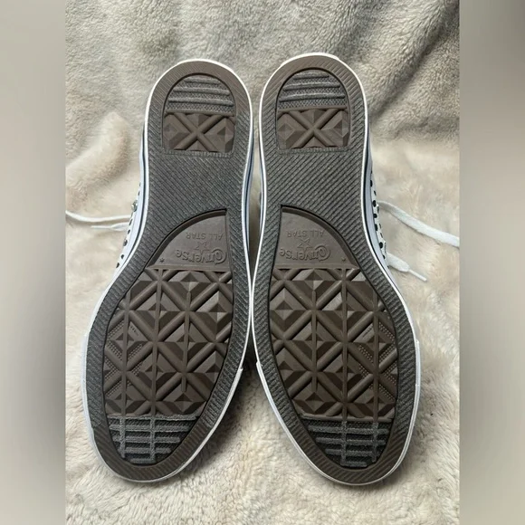 Converse high-top sneakers are the "Welcome to the Wild” womens size 10 - Picture 4 of 7